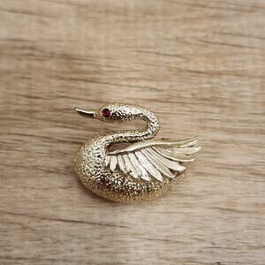 Vintage Signed GERRYS Gold tone Textured Small SWAN Pin Brooch 1" Red Eye